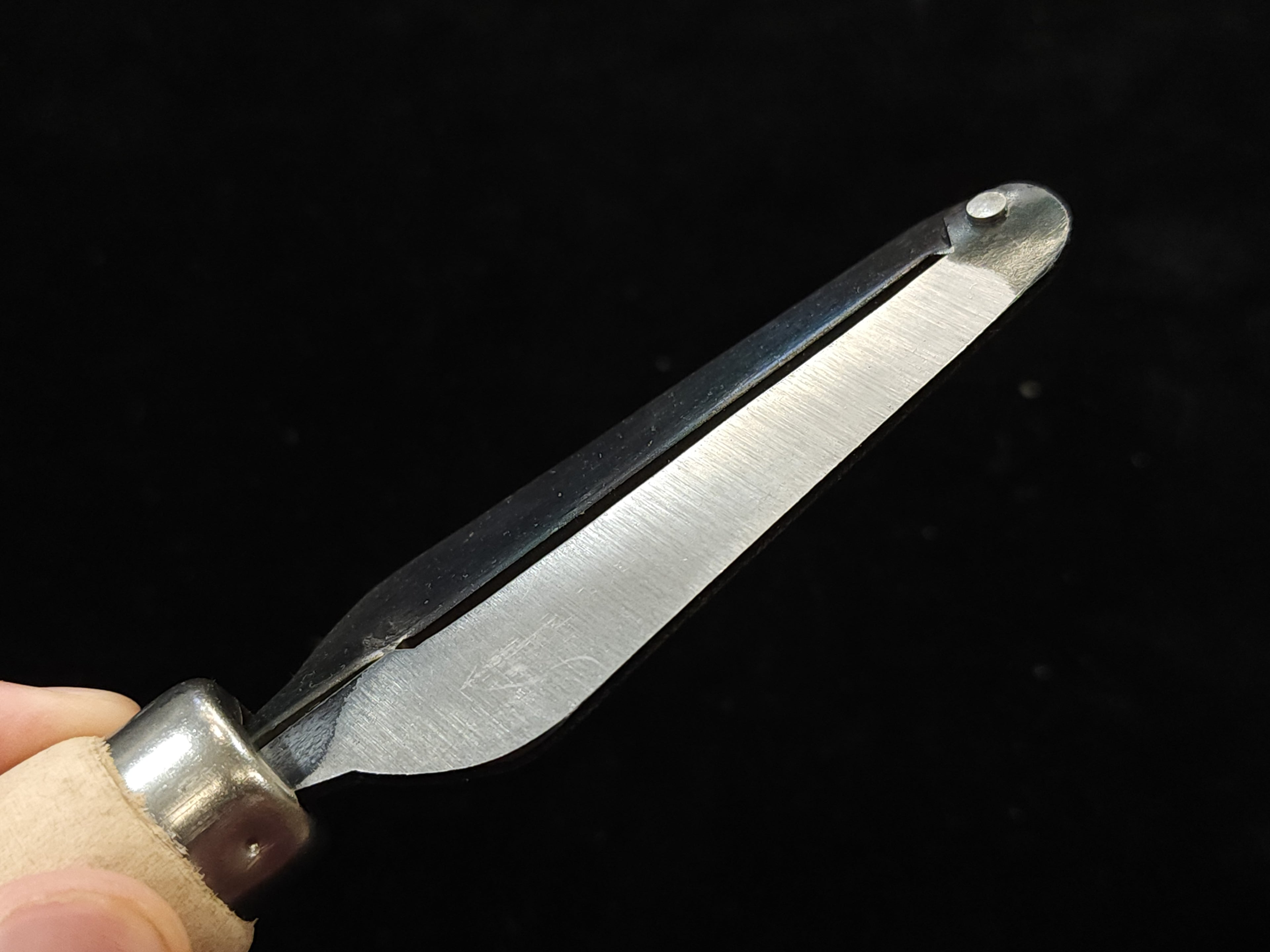 CCK Carbon Steel Peeler