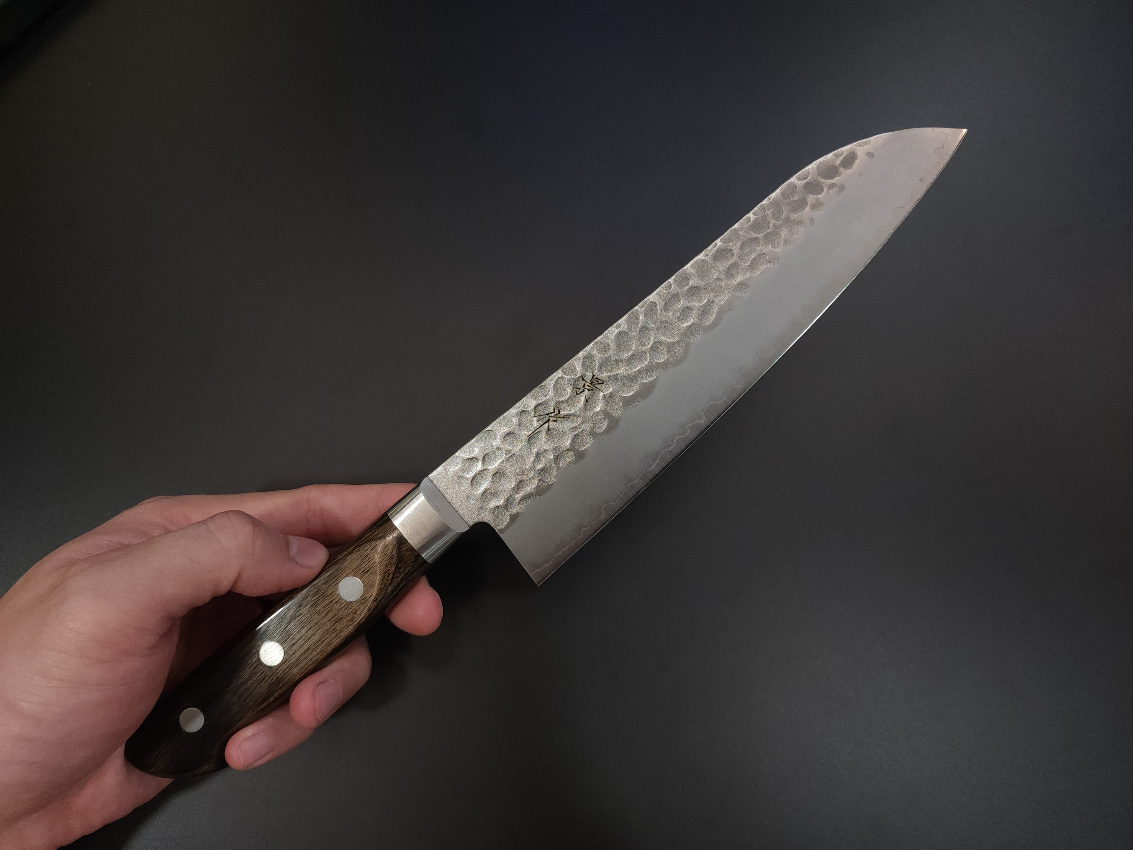 景作AUS8鎚目三德刀