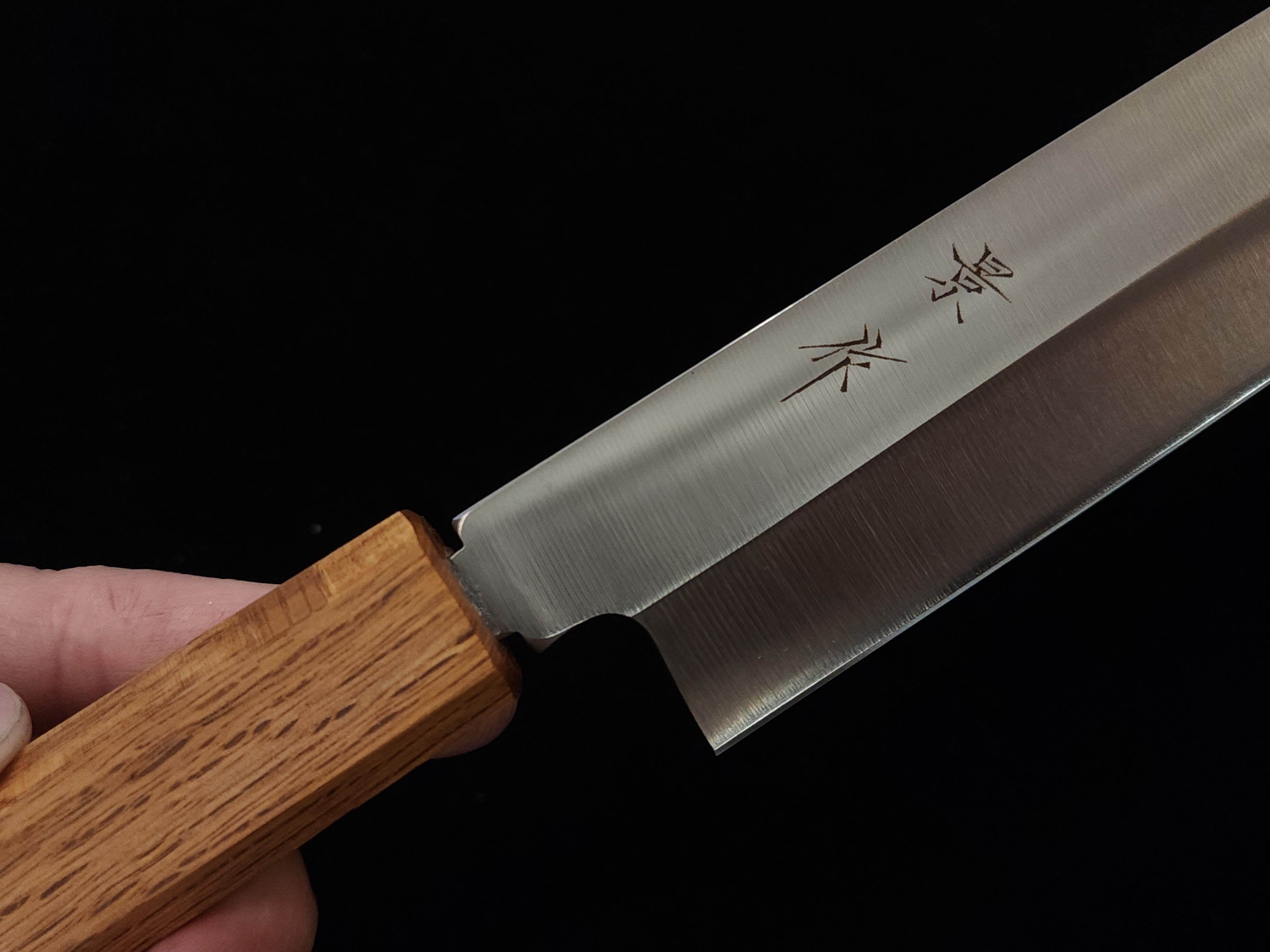 MV / AUS-8 – Knife Life HK